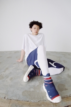 現代的なフォルムのスポーツスタイルシューズ「rhrn2」に高反発ソール素材MIZUNO ENERZY搭載モデルが登場