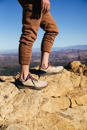 Tevaよりクラシックなカラーの軽量撥水アウトドアシューズ「GATEWAY COLLECTION」発売