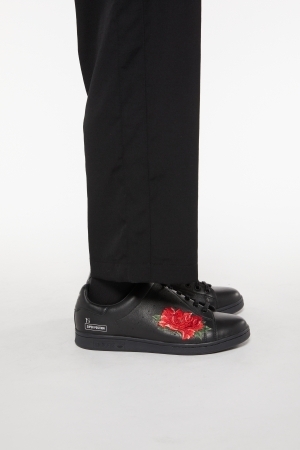 Y'sとadidasによるフットウエアに牡丹の花をモチーフにした「ワイズ フローラル・コレクション」が登場