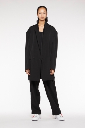 Y'sとadidasによるフットウエアに牡丹の花をモチーフにした「ワイズ フローラル・コレクション」が登場