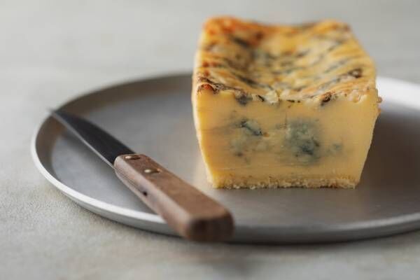 生ブルーチーズケーキ専門店「青」が新宿に期間限定オープン。100日以上熟成の濃厚ゴルゴンゾーラを使用した大人のチーズケーキ