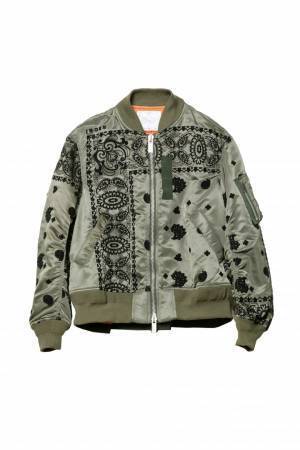 サカイ ジェム新作、ペイズリー柄刺繍のMA-1ジャケットをDSMG限定で発売