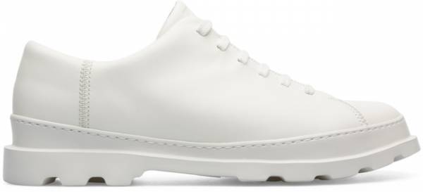 やっぱりスニーカーは白! 秋冬シーズンにもおすすめ、カンペールから、新作のホワイトシューズが登場