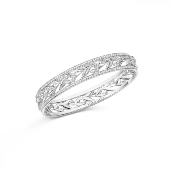 ショーメの揺れ動くような葉がモチーフの「ローリエ」コレクションより新作プレシャスジュエリーが登場