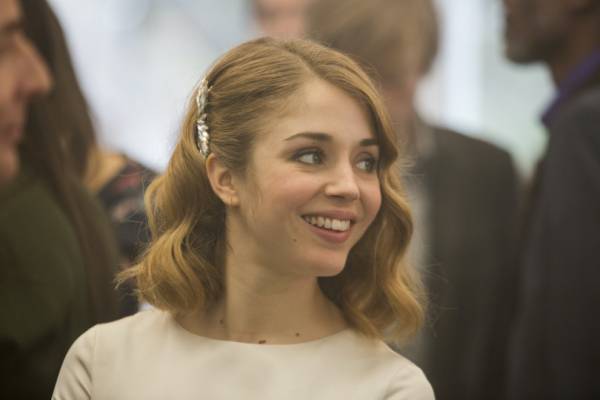 舞台はパリ、ホームビデオの映像で時代をつなぐ。映画「PLAY 25年分のラストシーン」とは?