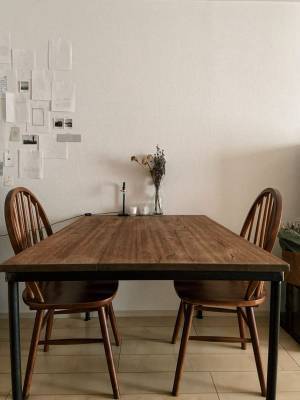 インスタで話題、ナツリさんのお部屋が素敵。やさしさ溢れる木材とアンティーク家具で彩られた空間【お部屋スナップ】