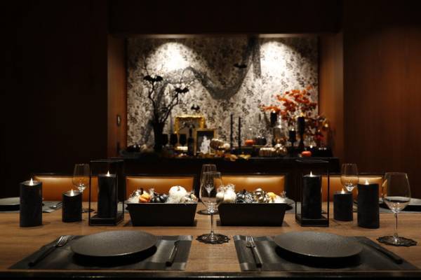 雅叙園のハロウィンルームで旬の食材をスイーツとカクテルで愉しむ大人の秋