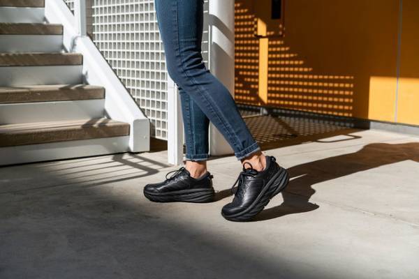 HOKA ONE ONE の中で最大級のクッショニングモデル「ボンダイ」シリーズより新作2型が新登場