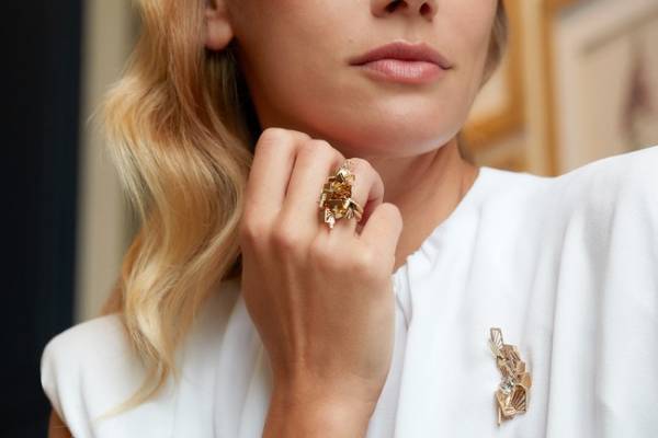 建築からインスパイアを受けたハイジュエリー「ペルスペクティブ ドゥ ショーメ」コレクションの魅力