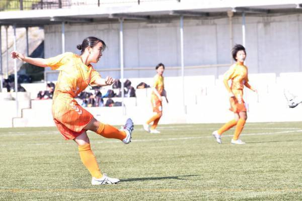 ヒュンメルが被爆地の女子高生と考えたピースユニフォームを発表、戦争のない平和な未来を願って