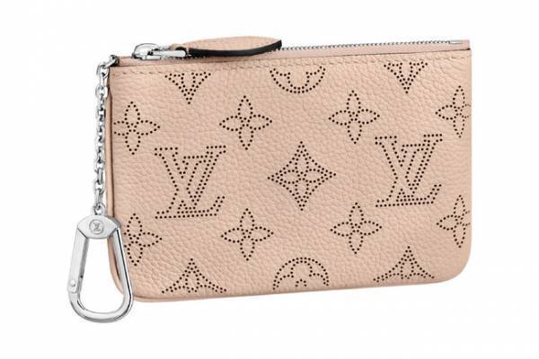 ルイ・ヴィトンの新作レザー小物は、使いやすいコンパクトサイズに実用性と機能性が凝縮