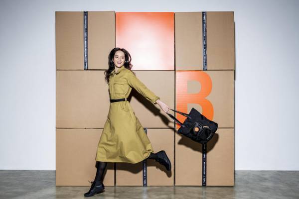 キプリングからBEAMS DESIGN プロデュースのバッグが登場