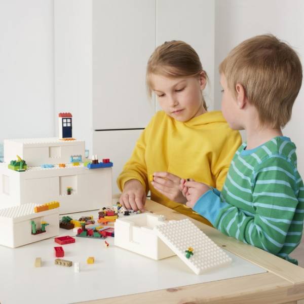 イケアとレゴグループが遊び心あふれる収納ソリューション「BYGGLEK/ビッグレク」コレクションを発表