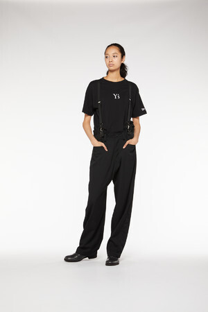 「Y's × New Era」ブラックとホワイトのシンプルなカラーリングで統一された2020秋冬コレクション