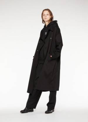 「Y's × New Era」ブラックとホワイトのシンプルなカラーリングで統一された2020秋冬コレクション