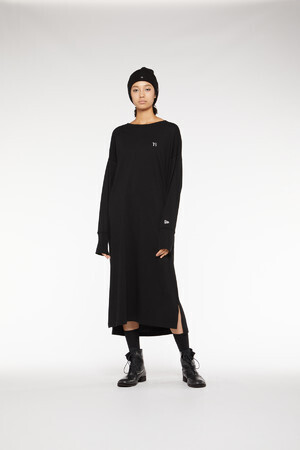 「Y's × New Era」ブラックとホワイトのシンプルなカラーリングで統一された2020秋冬コレクション