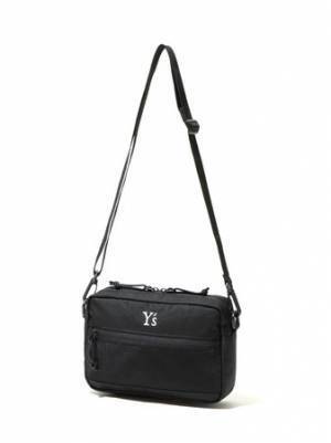 「Y's × New Era」ブラックとホワイトのシンプルなカラーリングで統一された2020秋冬コレクション