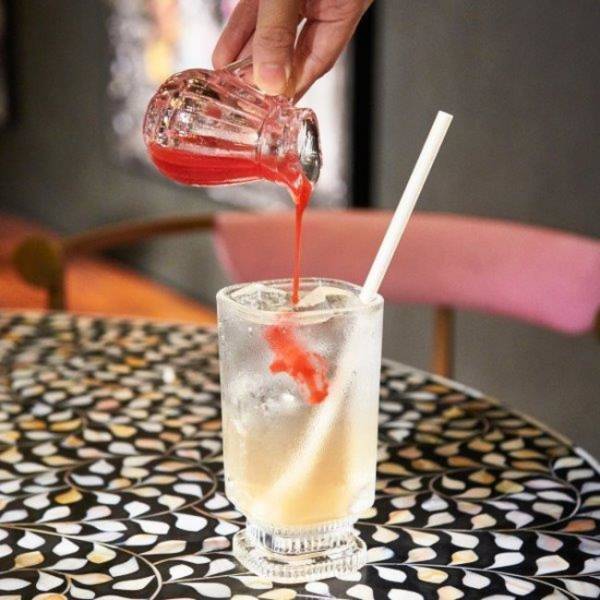 アートアクアリウム美術館が8月28日オープン。カフェラウンジではオリジナルメニューも登場