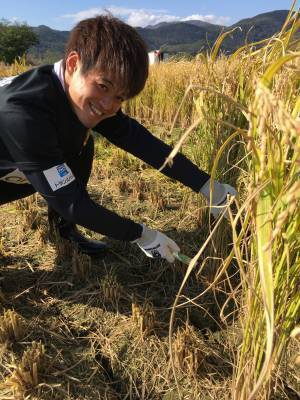 ヒュンメル×福島ユナイテッドFC、県の名産品「お米」をモチーフにした限定ユニフォームを発売中