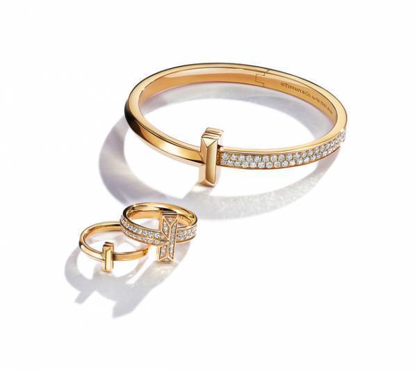 ティファニーの新アイコン「Tiffany T1」に、イエローゴールドとホワイトゴールドが登場。