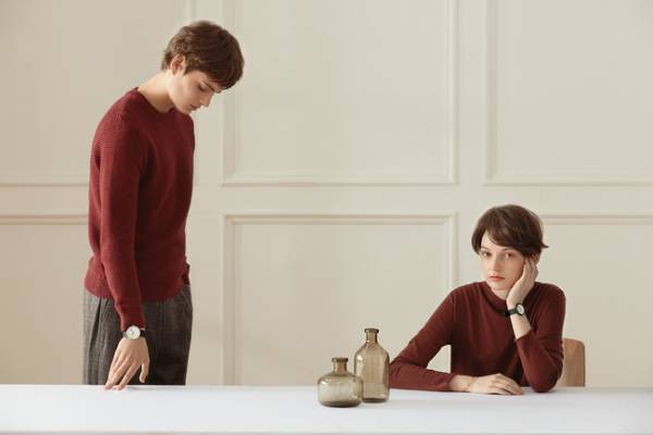 Maven Watchesから「HIROB」とコラボしたシンプルな色使いの限定モデルが登場