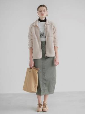 アウトドアでもデイリーでも! 「エミ」×「スノーピーク」初のコラボレーションアイテム発売