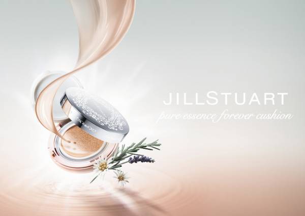 ジルスチュアート ビューティから透けるようなツヤ肌が18時間続く新クッションファンデーション登場