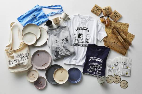 PEANUTS HOTELにあるピンクの巨大スヌーピーをモチーフにしたぬいぐるみが2種類のサイズで登場