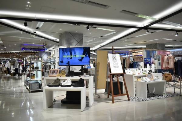 ヒュンメルの秋の新作も! 新宿タカシマヤにスニーカーセレクトS-Rushのポップアップストアがオープン