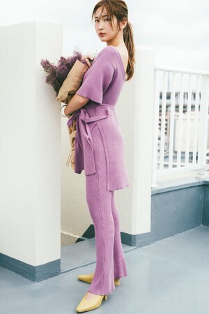 おうち時間やちょっとしたお出かけをおしゃれに彩る。紗栄子が魅せるスナイデルのワンマイルドレス