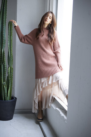 女優・新木優子を起用! クラシカルでフェミニンなスナイデルの秋コレクション