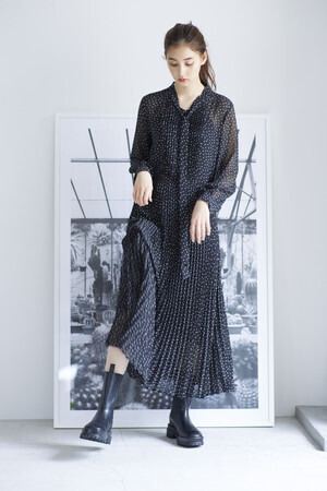 女優・新木優子を起用! クラシカルでフェミニンなスナイデルの秋コレクション