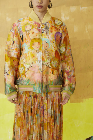 銀座三越でTSUMORI CHISATOの展示会を開催。ハッピーなムードを振りまくビーナスも登場