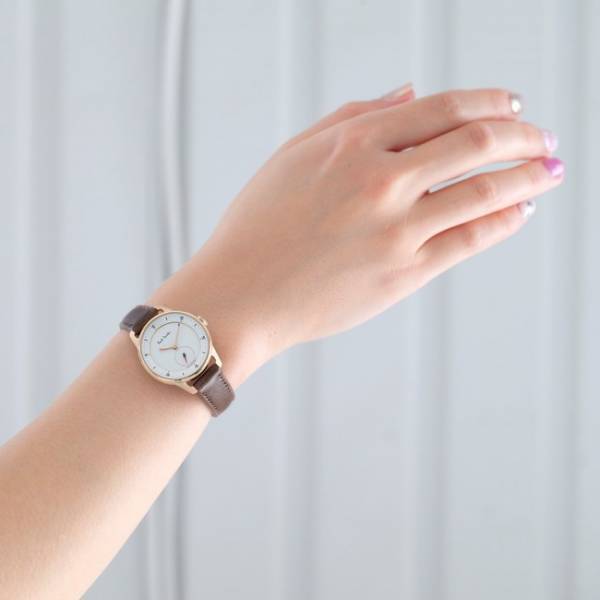 Paul Smithウオッチから茶革ストラップが新鮮な別注カラーのペアモデルが登場