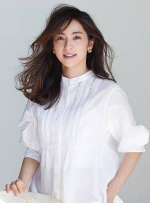 女優・中村アン×23区 秋のスペシャルコラボ。「大人のためのコートとニット」を提案