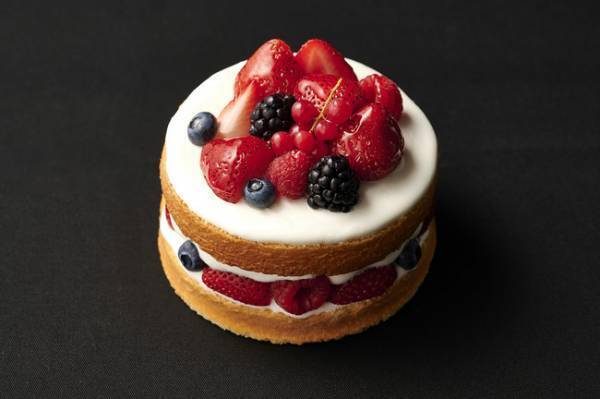 大切な人との聖夜を彩る、東京マリオットホテルのデコラティブなクリスマスケーキ＆シュトーレン