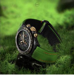 デイトナをカーボンケースにカスタマイズ。DIWから世界限定3本のカスタマイズモデル「All Carbon Lime」発売