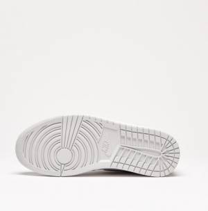 スカルローズスウォッシュの存在感。リメイクブランド スティルアライブからAJ1 OGのリメイクスニーカーが発売