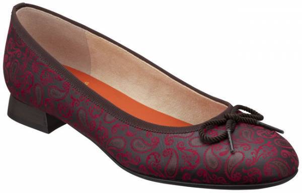 リーガルの専門店「REGAL SHOES」が50周年! ペイズリー柄をあしらった限定生産の記念モデルを発売