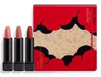 唐草と雲間を繊細なタッチでモダンに表現。アーティスト舘鼻則孝とコラボレートした「SHISEIDO」ホリデーコレクション