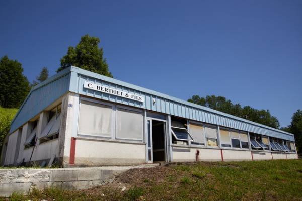 フランス機械式時計メーカー ベルテが最新作「ル・クレール ブルー」を販売