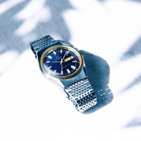 縦じま模様のエレクトリックブルーダイアルが新鮮! TIMEX QのTiCTAC限定販売モデルが待望の再入荷