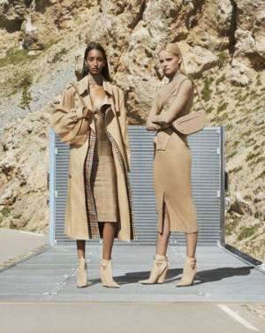 バーバリーがリカルド・ティッシによりディレクションされた、2020年秋冬コレクションのキャンペーンを公開