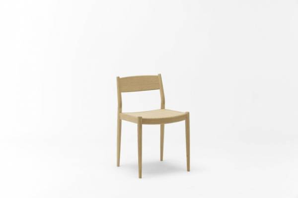 ブルーボトルコーヒー みなとみらいカフェ店内で使用のカリモクケーススタディのチェアを期間限定で発売