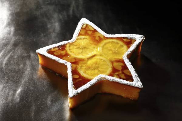 煌めくホリデーシーズンを上質な美味とともに。パーク ハイアット 東京のクリスマスケーキ&ディナー