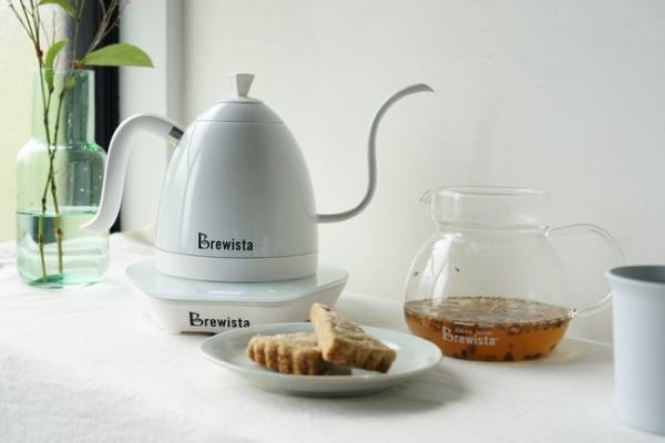 狙ったところに、注ぎたい分だけ。世界中のバリスタが愛用するケトル「Brewista」から新色が登場