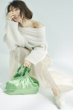 スナイデルからモデル・女優の泉里香が着こなす冬の新作コレクションを発売