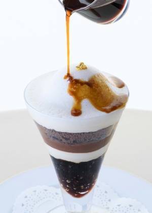 銀座和光が手がける秋の新作スウィーツ。季節のパフェ「エスプレッソパフェ」と秋の新作チョコレート