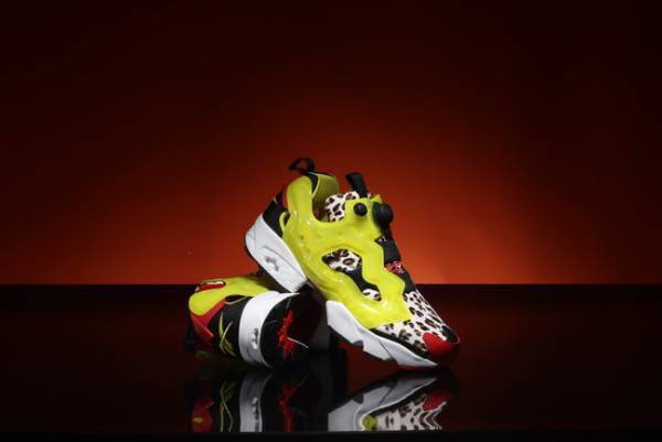 不屈の名作リーボック「CITRON」にatmosのエッセンスを加えて斬新なデザインに