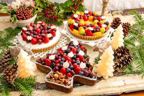 キル フェ ボンの「クリスマスケーキ 2020」ツリー・リース・雪の結晶をイメージした3種類が登場